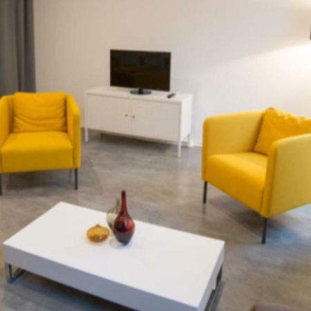 Bel Appartement Au Coeur Du Centre Historique Бурж Екстериор снимка