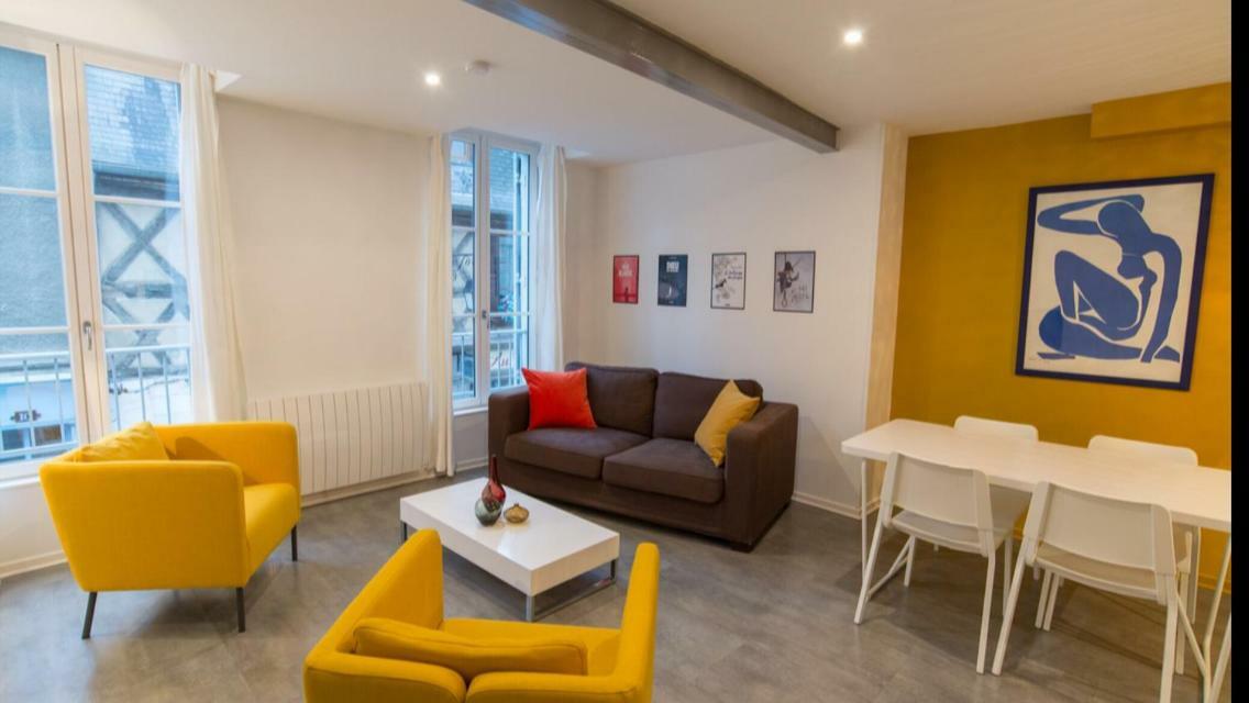 Bel Appartement Au Coeur Du Centre Historique Бурж Екстериор снимка