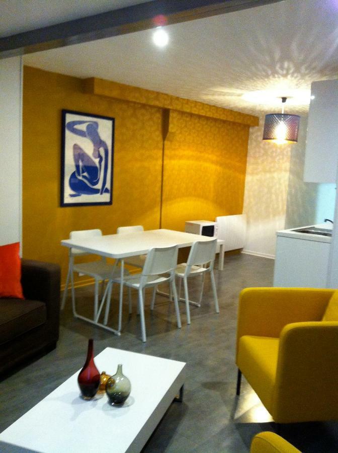 Bel Appartement Au Coeur Du Centre Historique Бурж Екстериор снимка